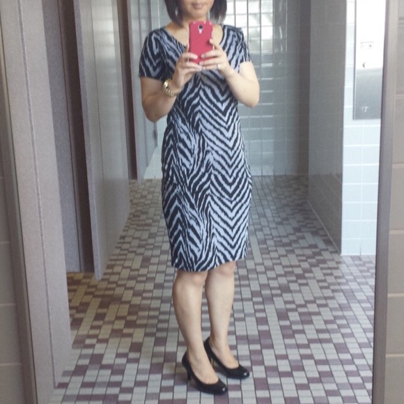 Enfocus Studio - Zebra Print Dress - Picture 4 of 4